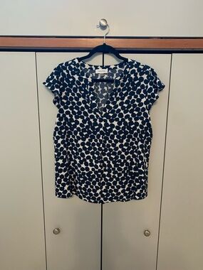 ❤️Chic & Effortless – Calvin Klein Blouse (Size Large)